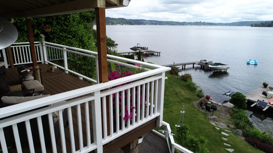 Custom Decks relayed floor Trex decking woodland brown lake sammamish washington