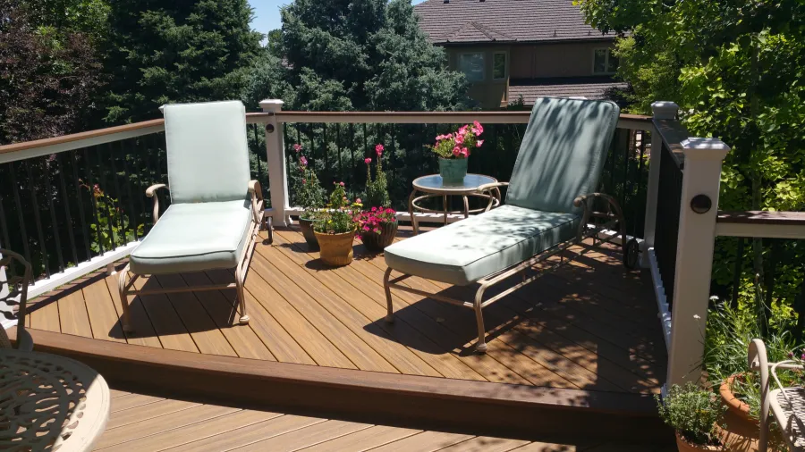 Custom Decks sun deck Havana Gold main decking Trex Spiced Rum border Trex railing Littleton Colorado