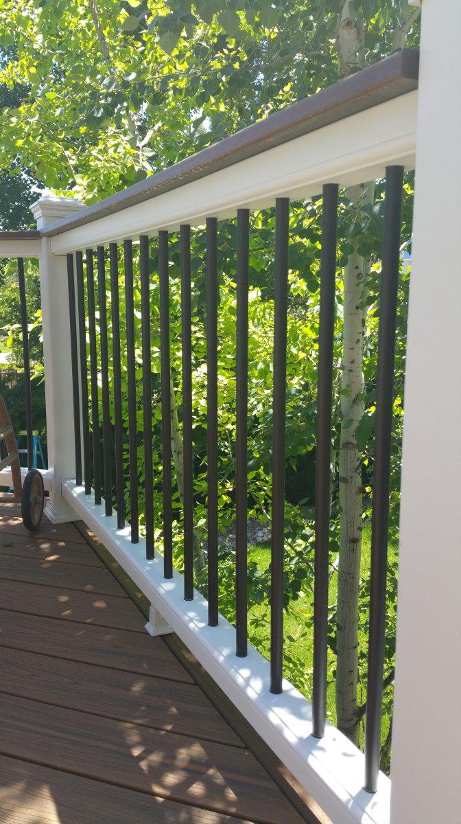 Deck Railing Aurora - Custom Decks