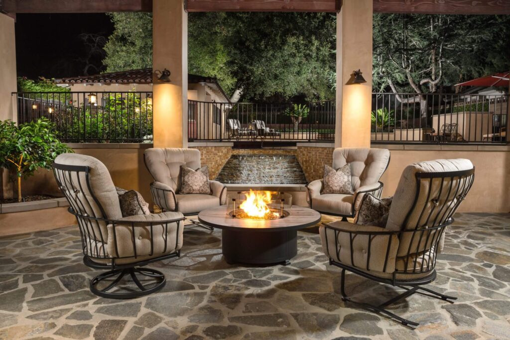 Seating & Lounging