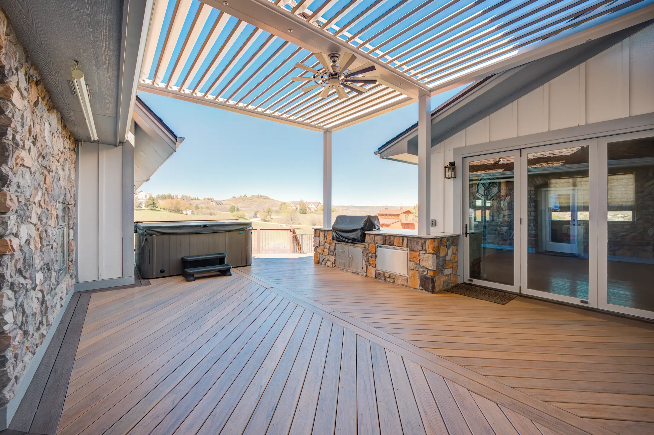 Benefits Of Professional Outdoor Kitchen Builder Services